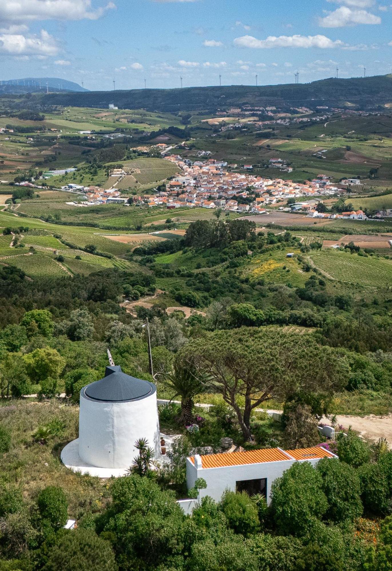 New! Windmill In The Midst Of Nature Villa Mafra Luaran gambar