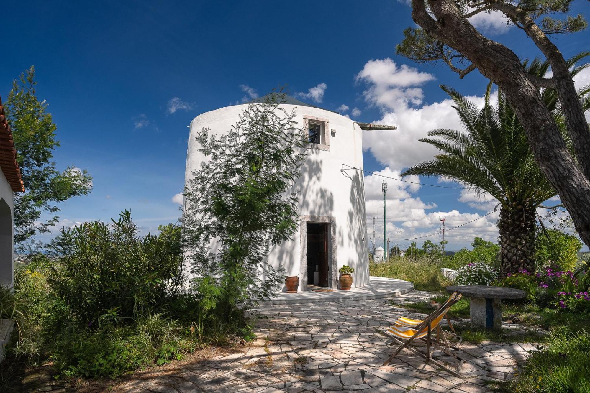 New! Windmill In The Midst Of Nature Villa Mafra Luaran gambar